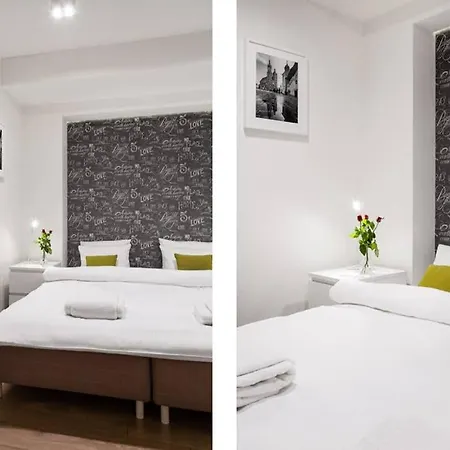 Househost Apartament: świętego Krzyża Street *