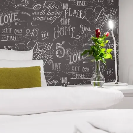 Househost Apartament: Swietego Krzyza Street Krakow